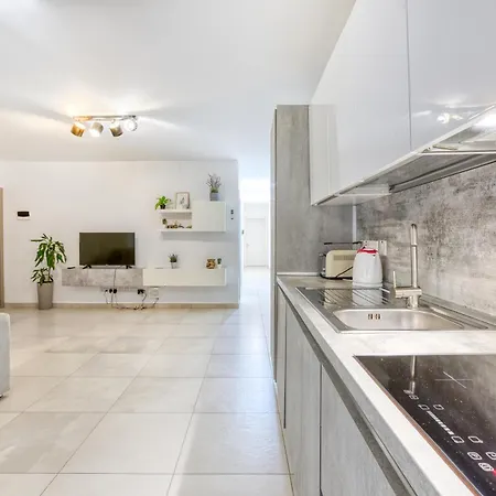 Spacious & Modern 2br In By 360 Estates Appartamento *