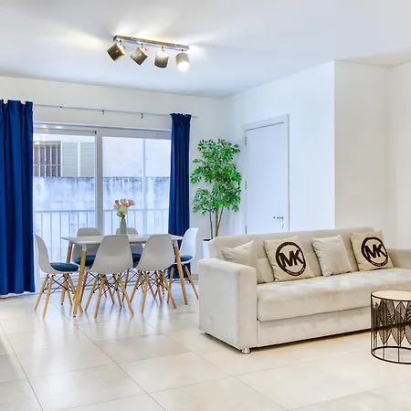 - Modern, Bright & Comfortable