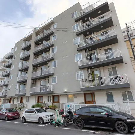 - Modern, Bright & Comfortable * Msida