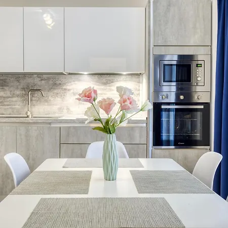 - Modern, Bright & Comfortable Apartmán