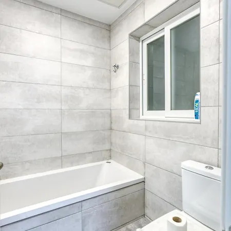 - Modern, Bright & Comfortable Msida